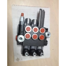 Гидрораспределитель 3Р80-1L13А8A1 GKZ1 Первая секция плавающая (4 положения фиксации), вторая с фиксацией, третья без фиксации положения ручки