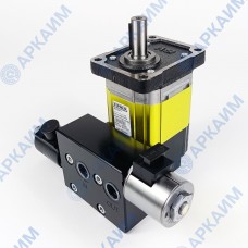 Гидромотор Vivoil 7M4701007 10,8 см3, BSP1/2 ⇄ BSP1/2 реверсивный до 260 бар, 2 гр, вал Ø18, еврофланец Ø36,5 с электромагнитным распределителем