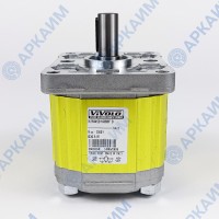 Мотор гидравлический Vivoil 7M4701007 10,8 см3, BSP1/2 ⇄ BSP1/2 реверсивный до 260 бар, 2 гр, вал Ø18, еврофланец Ø36,5 с электромагнитным управлением